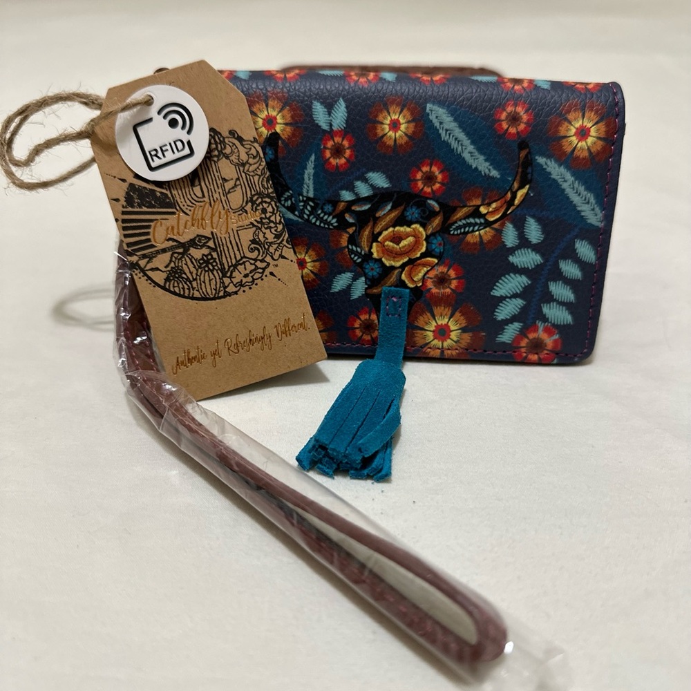 Catchfly Studios - Western Bohemian Flare. Floral Wristlet Clutch